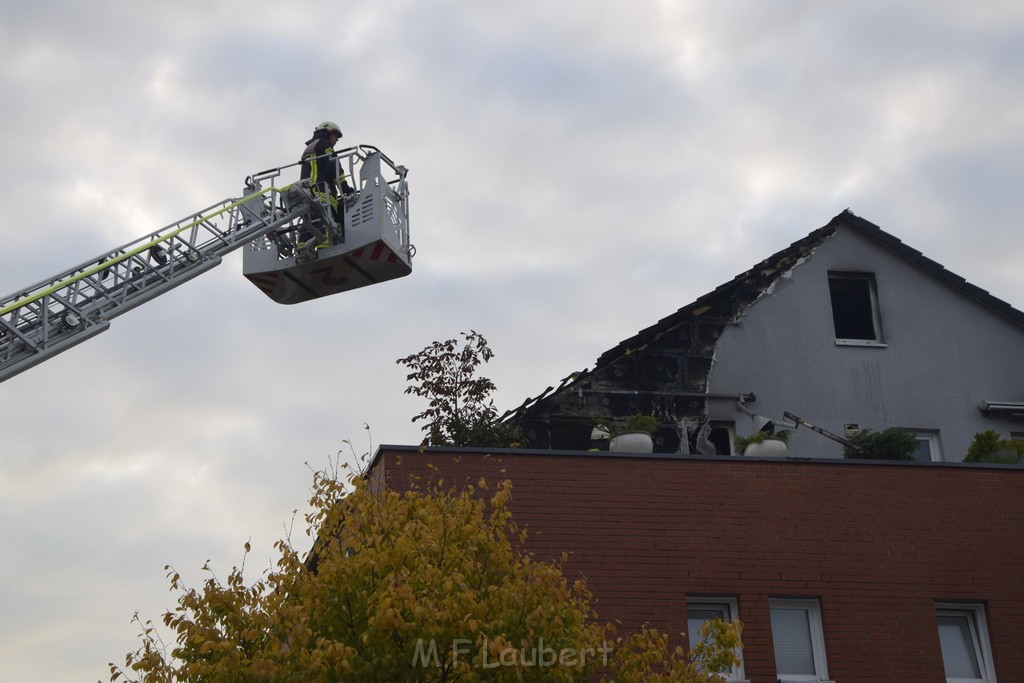 Feuer 2 Y Koeln Suerth Elisabeth Selbertstr P225.JPG - Miklos Laubert